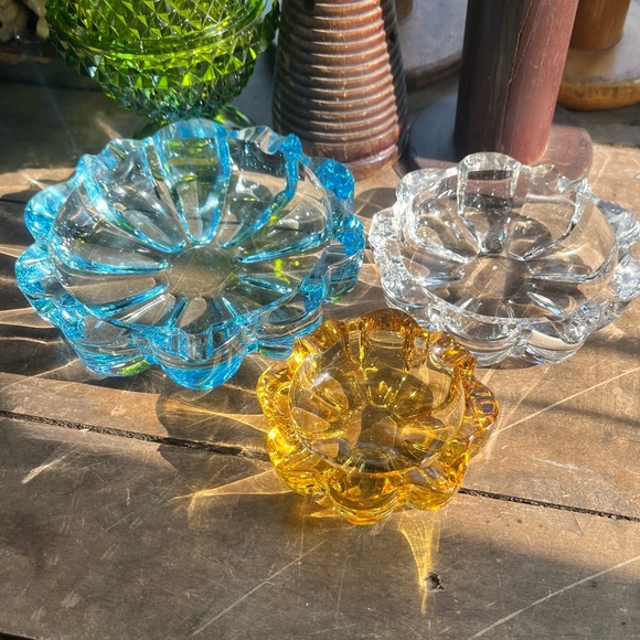 MCM SET OF 3 NESTING TRINKET DISHES ASHTRAYS GORGEOUS COLORS VINTAGE FOSTORIA - Picture 10 of 10